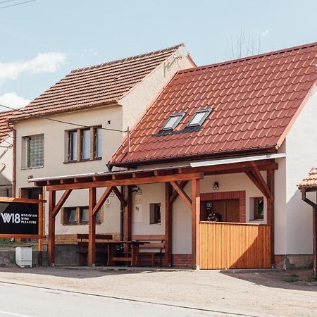 Penzion Vinarstvi W18 Velké Bílovice Kültér fotó